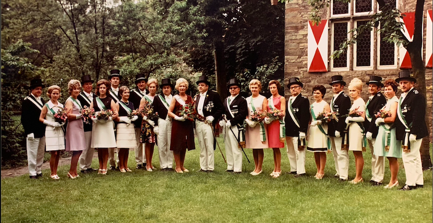 Hofstaat 1971